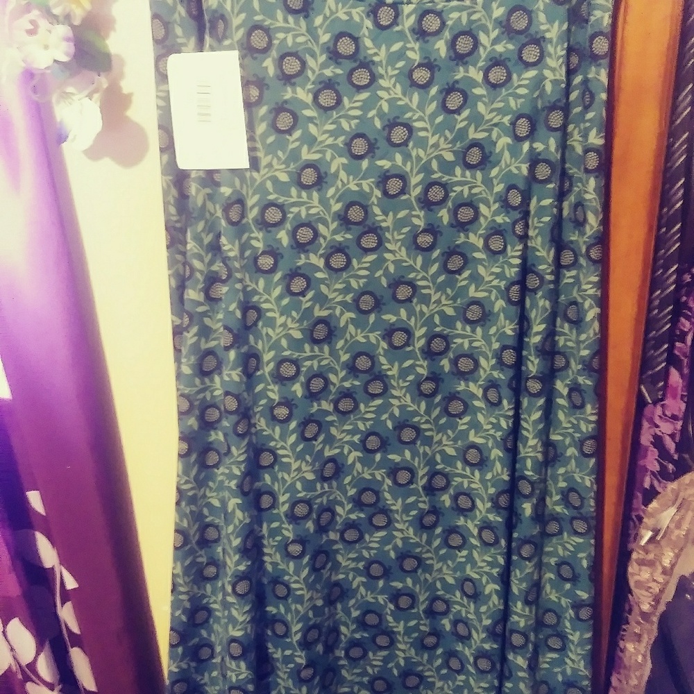 Brand New LuLaRoe Maxi Large